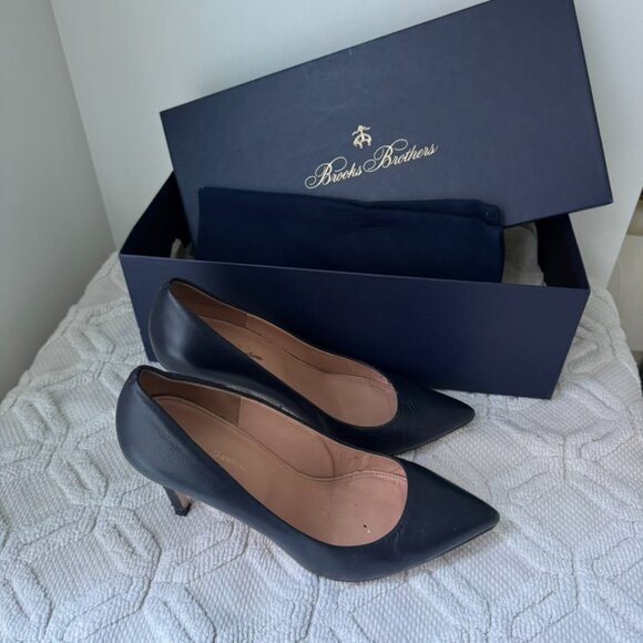 Brooks Brothers Navy Leather Heels - Picture 3 of 11